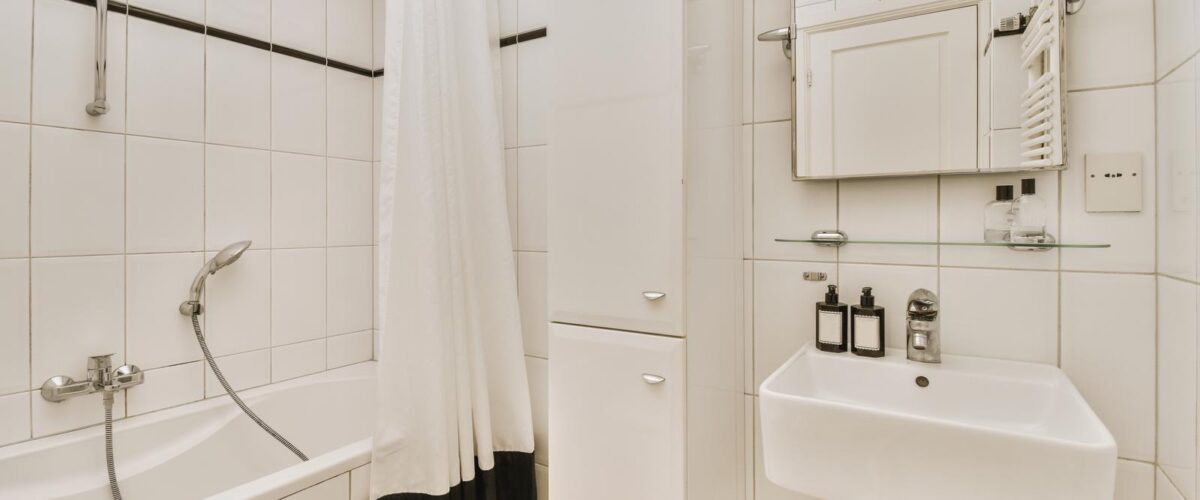 Sinks and bathtub